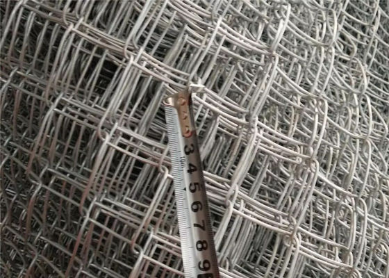 6' hoch Diamant-Form-Kettenglied-Zaun-Gewebe mit Stacheldraht-Installation